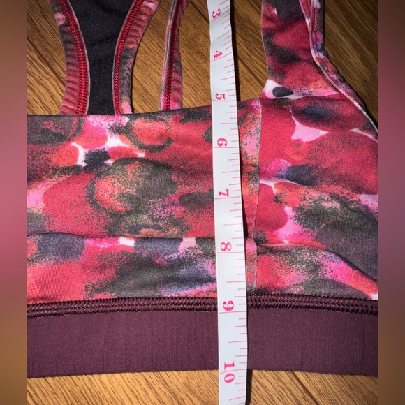 Lululemon splendour sports bra size 4 - Picture 4 of 8